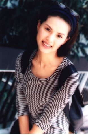 39 tuổi, “Cô Cô” Lý Nhược Đồng vẫn xinh đẹp lạ thường - 8 Lý Nhược Đồng với vai diễn Tiểu Long Nữ thành công ngày nào.