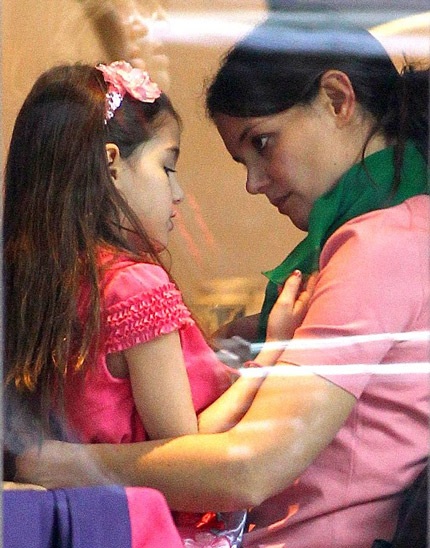 Katie Holmes mãn nguyện với cuộc sống hiện tại.