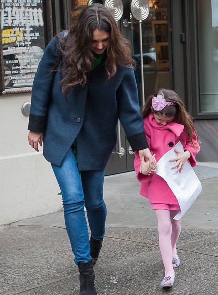 Trước đó, hai mẹ con đã cùng ghé thăm một bảng tàng và đi dạo trên đường phố.