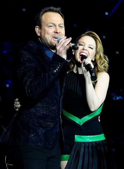 Khán giả có mặt tại đêm diễn như muốn vỡ òa khi cặp song ca nổi tiếng nước Úc hát lại ca khúc