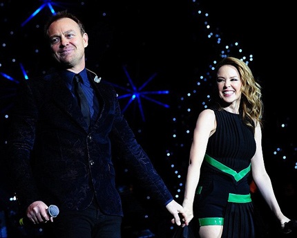 Khán giả có mặt tại đêm diễn như muốn vỡ òa khi cặp song ca nổi tiếng nước Úc hát lại ca khúc