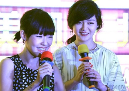 Từ Hy Viên tham dự sự kiện cùng em gái, MC Từ Hy Đệ.