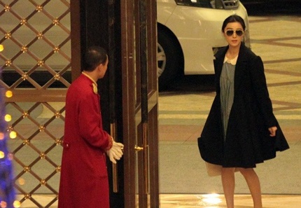 Phạm Băng Băng sành điệu ngay giữa đời thường