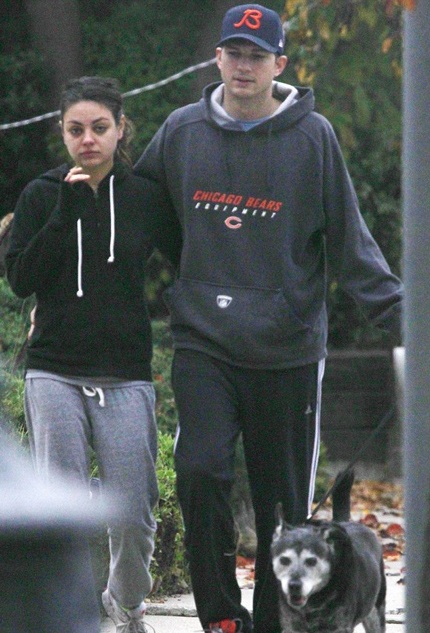 Ashton Kutcher giờ đang hò hẹn với nữ diễn viên Mila Kunis