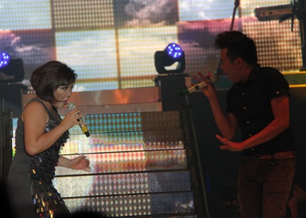 Các học trò của Mr. Đàm say sưa hát trong chương trình