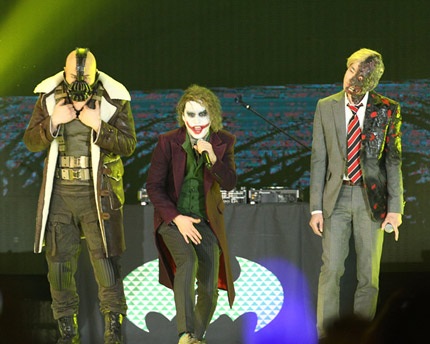 Các thành viên của Epik High tới dự giải với phong cách đặc biệt