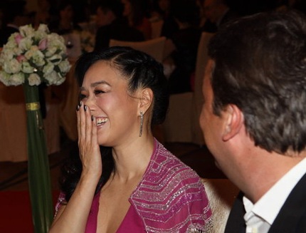 “Biểu tượng gợi cảm” Chung Lệ Đề lộ ngấn mỡ - 15