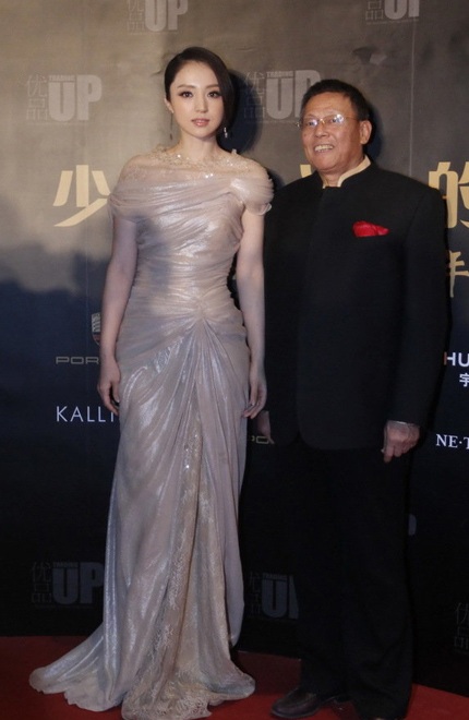 Thủy Linh hững hờ váy xanh  - 10