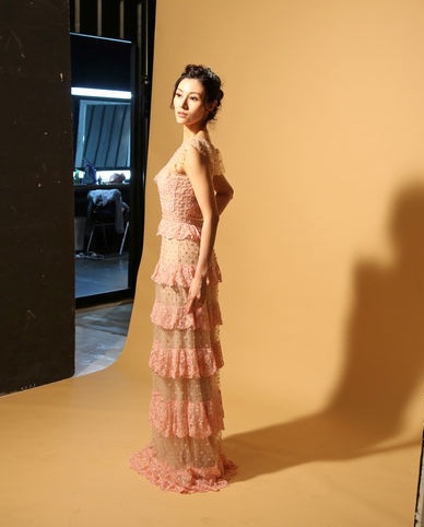 Sau khi kết hôn, Lý Gia Hân ngày càng xinh đẹp và trẻ trung.