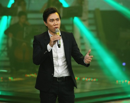Hương Tràm trở thành quán quân Giọng hát Việt 2012 - 3 Kiên Giang trình bày ca khúc