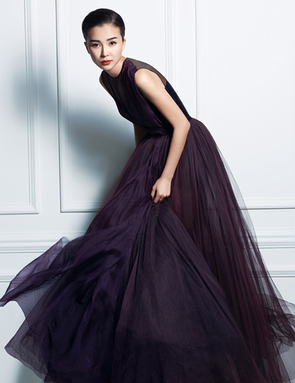 Diêu Tinh Đồng sở hữu gương mặt thanh tú hoàn hảo và dáng vóc của một người mẫu.