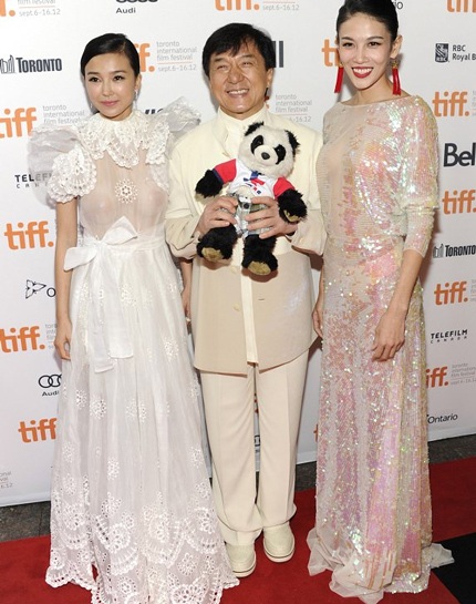 Làm quen với “bóng hồng” mới của Thành Long