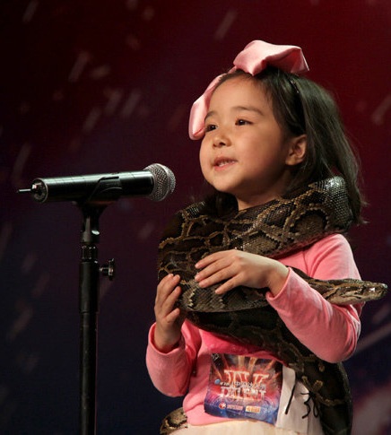 Wei Wei thừa nhận rằng, cô không gặp bất kỳ khó khăn nào khi thể hiện những động tác này.