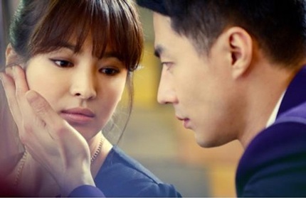 Song Hye Kyo thấy may mắn khi kết đôi với Jo In Sung - 2 Song Hye Kyo và Jo In Sung trong phim
