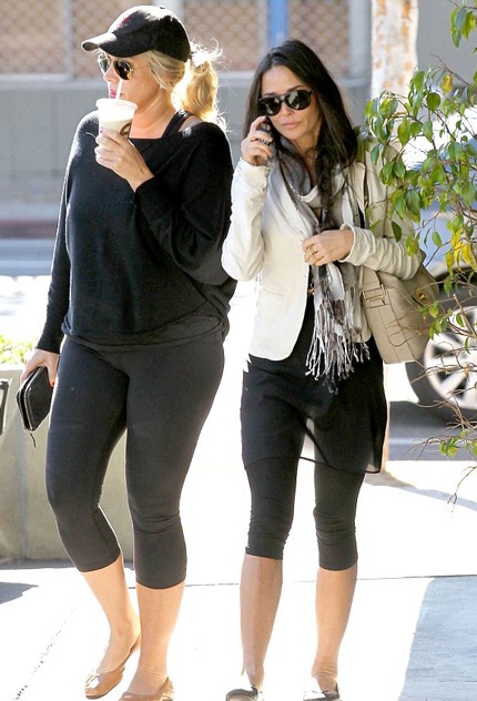 Demi Moore vui sống vì tình yêu mới - 4 Hình ảnh khỏe mạnh và tươi tắn của Demi Moore là nhờ tình yêu với chàng bạn trai 31 tuổi.