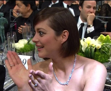 Nữ diễn viên người Pháp Marion Cotillard phản ứng khi biết về sự cố của Jennifer.