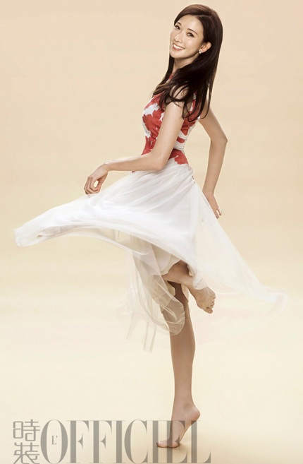 Năm nay đã gần 40 tuổi nhưng Lâm Chí Linh vẫn rất trẻ trung và thon thả.