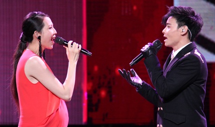 Thái Thiếu Phân chia sẻ, em bé trong bụng cô rất hiếu động, và có phần nghịch ngợm hơn cô chị.