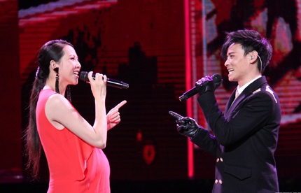 Thái Thiếu Phân chia sẻ, em bé trong bụng cô rất hiếu động, và có phần nghịch ngợm hơn cô chị.