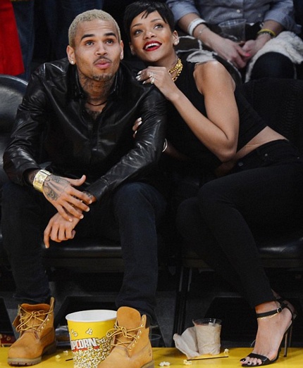 Rihanna không hối tiếc khi “nối lại tình xưa” với bạn trai vũ phu - 1 Rihanna và Chris Brown đã quyết định tái hợp sau gần 4 năm xa cách.