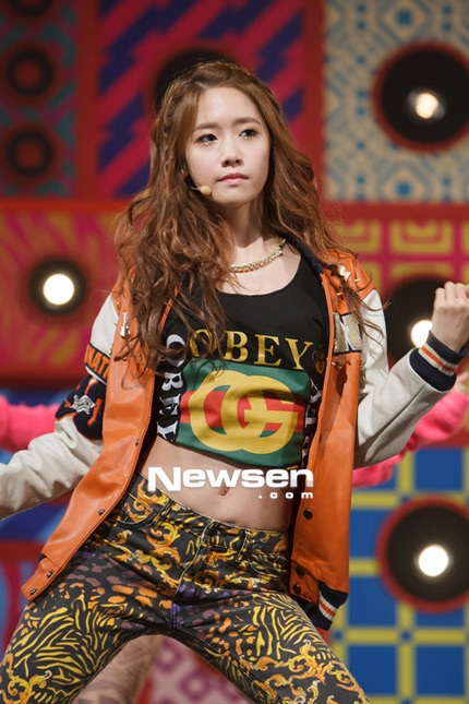 Phong cách của họ rất trẻ trung, gợi cảm và sôi động.