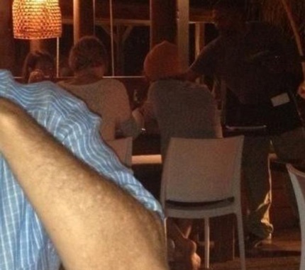 Bạn trai mê mệt “công chúa” nhạc đồng quê Taylor Swift - 2 Cặp tình nhân cùng thưởng thức kỳ nghỉ lãng mạn tại Caribbean