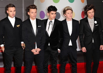 Nữ ca sĩ tóc vàng người Mỹ đã có cuộc đụng độ...