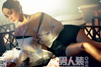 Ninh Tinh kết hôn với một người đàn ông ngoại quốc tên là Paul Kersey, từng góp mặt trong bộ phim