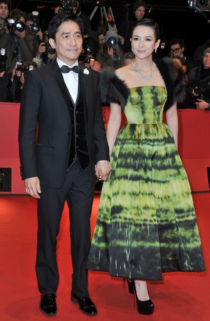 Chương Tử Di đẹp đôi bên Lương Triều Vỹ