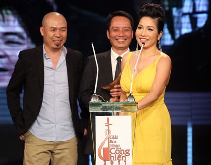 Từ trái sang: Huy Tuấn, Anh Quân và Mỹ Linh