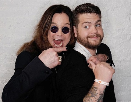 Ozzy Osbourne ôm cậu con trai út Jack