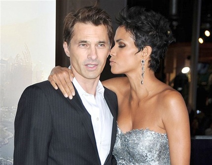 Những nụ hôn nóng bỏng của các ngôi sao