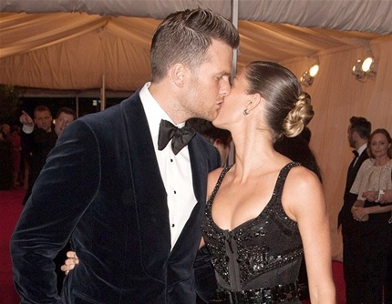 Những nụ hôn nóng bỏng của các ngôi sao