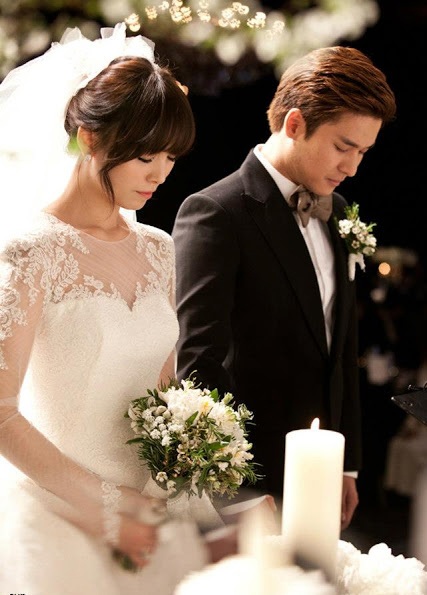 Trưởng nhóm Wonder Girls theo chồng ra nước ngoài - 2 Sunye trong lễ thành hôn tổ chức ngày 26/1 vừa qua tại Hàn Quốc.