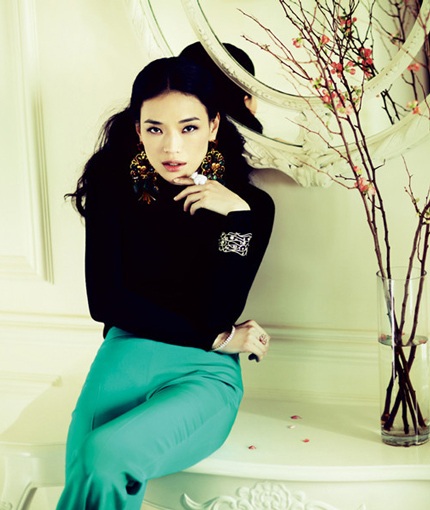 Hình ảnh của Thư Kỳ trên tạp chí