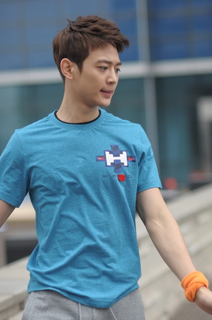 Minho khá căng thẳng và tập trung cho buổi ghi hình