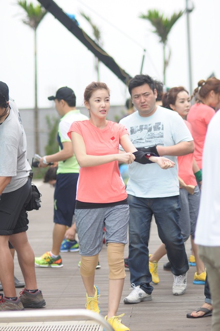 Minho khá căng thẳng và tập trung cho buổi ghi hình