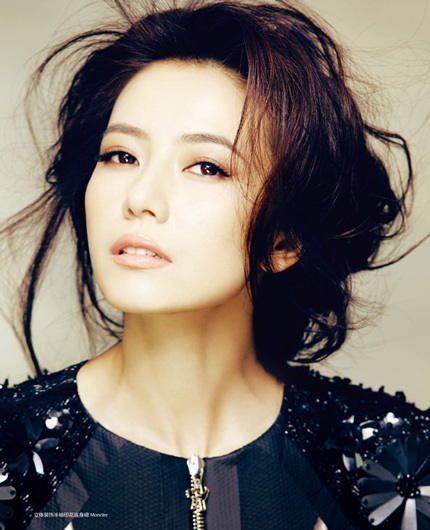 Cao Viên Viên sở hữu vẻ đẹp đậm nét Á đông, sang trọng và kiêu sa.