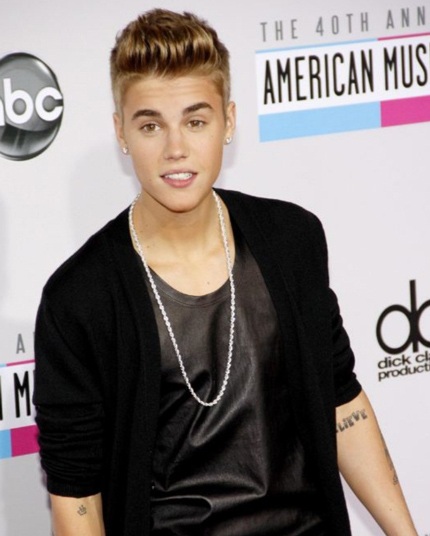 “Hoàng tử nhạc Pop” Justin Bieber lại bị kiện vì hành vi bạo lực - 1 “Hoàng tử nhạc Pop” Justin Bieber lại bị kiện vì hành vi bạo lực