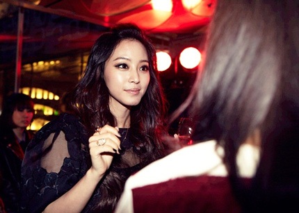 Jang Dong Gun xuất hiện tình tứ cùng vợ - 5 Bữa tiệc còn có sự tham gia của nữ diễn viên Han Ye Seul