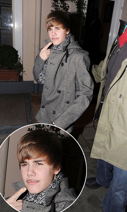 Một cách để làm mình người lớn và khác lạ hơn những bạn bè cùng lứa của chàng ca sĩ tuổi teen?