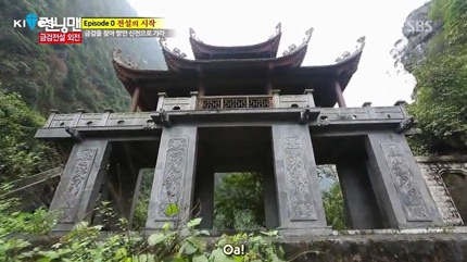 Hình ảnh phố phường tấp nập tại Hà Nội hiện lên thật sinh động trong chương trình