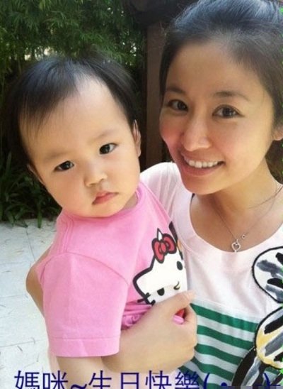 Én nhỏ đón tuổi mới bên bạn cũ và con gái