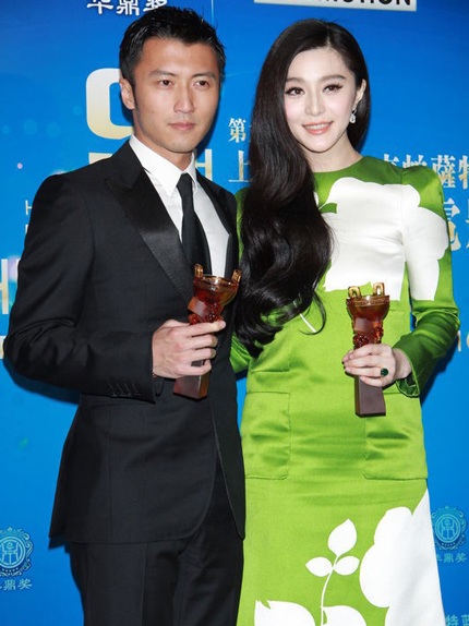 Tạ Đình Phong và Phạm Băng Băng được tôn vinh vì những cống hiến cho điện ảnh trong năm vừa qua.