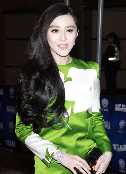 Các ngôi sao điện ảnh của Hàn Quốc như Han Ga In và Lee Byung Heon cũng tham dự lễ trao giải này.