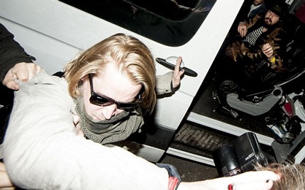 Mọi chuyện xảy ra khi Macaulay Culkin rời khỏi một câu lạc bộ đêm ở