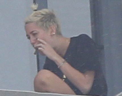 Hình ảnh không mấy đẹp mắt của ngôi sao 19 tuổi trong thời gian gần đây.