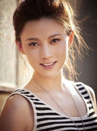 Nữ diễn viên trẻ Trung Quốc nguy kịch vì không có tiền chữa bệnh