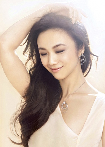 Thang Duy đẹp lên nhờ tình yêu - 2 Những hình ảnh mới cho thấy một Thang Duy giàu sức sống, quyến rũ và ngập tràn hạnh phúc.