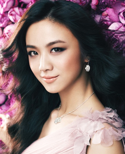 Thang Duy đẹp lên nhờ tình yêu - 6 Những hình ảnh mới cho thấy một Thang Duy giàu sức sống, quyến rũ và ngập tràn hạnh phúc.